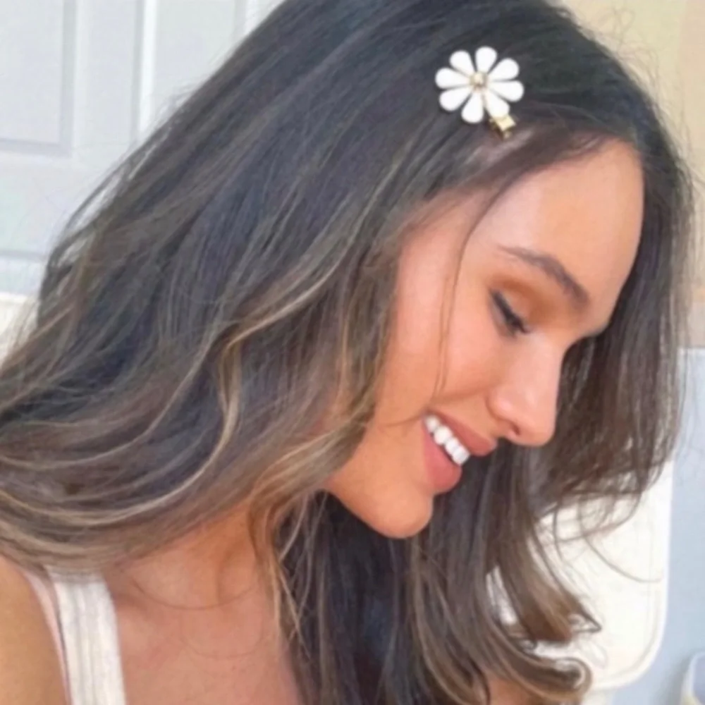 EACH Jewels Mother of Pearl Daisy Flower Barrette Set NWT